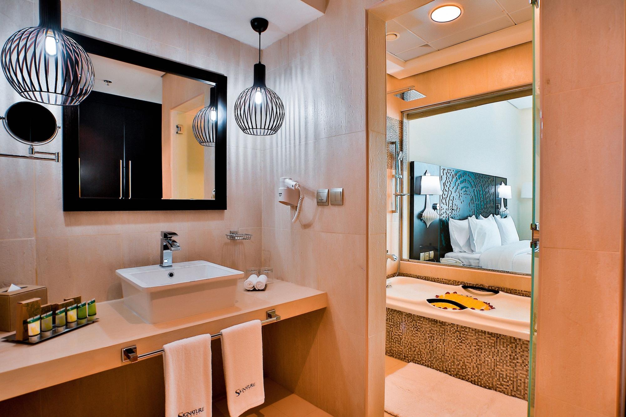 Signature Al Barsha Hotel 4*